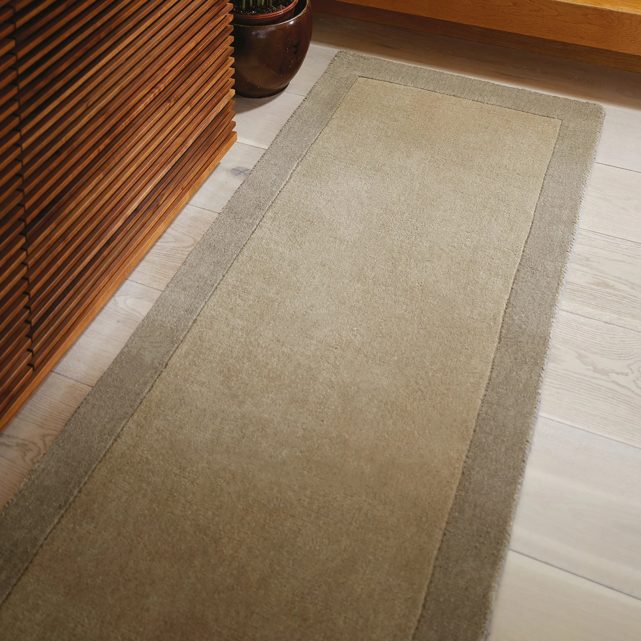 Borders Rug Taupe