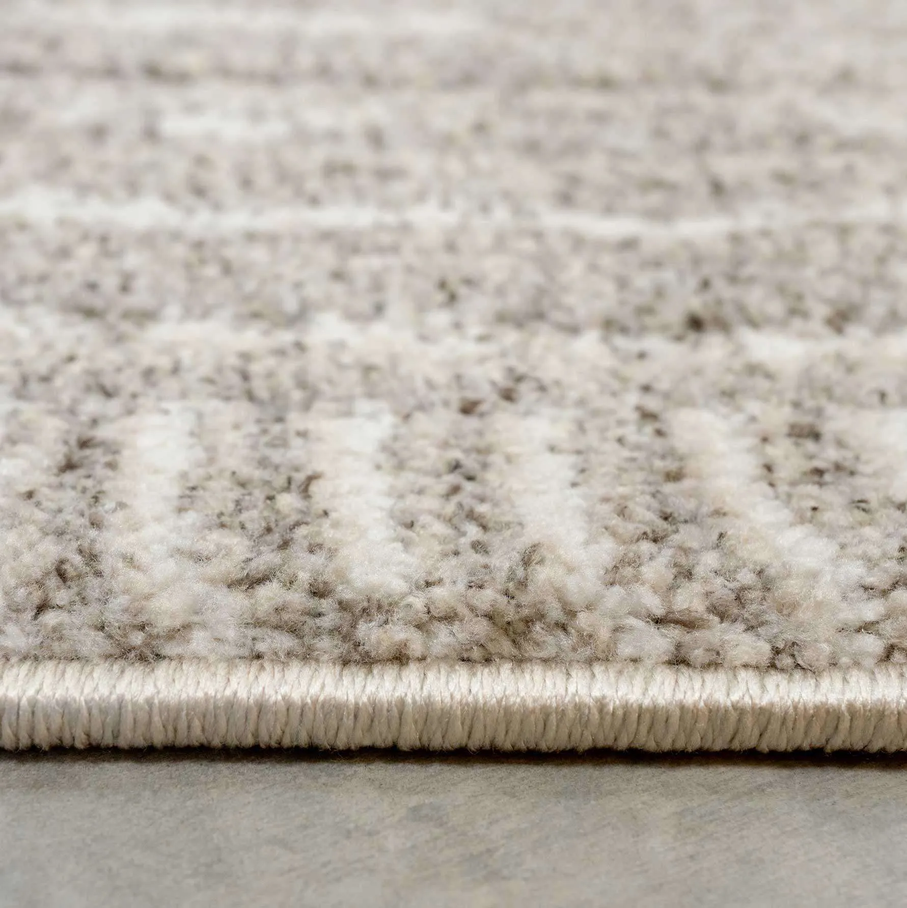 Cosy Soft Diamond Beige Moroccan Berber Bedroom Rug