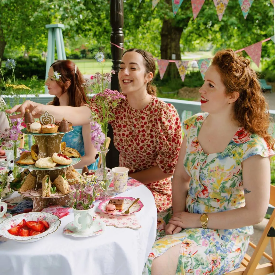 Floral 3 Tier Cardboard Cake Stand