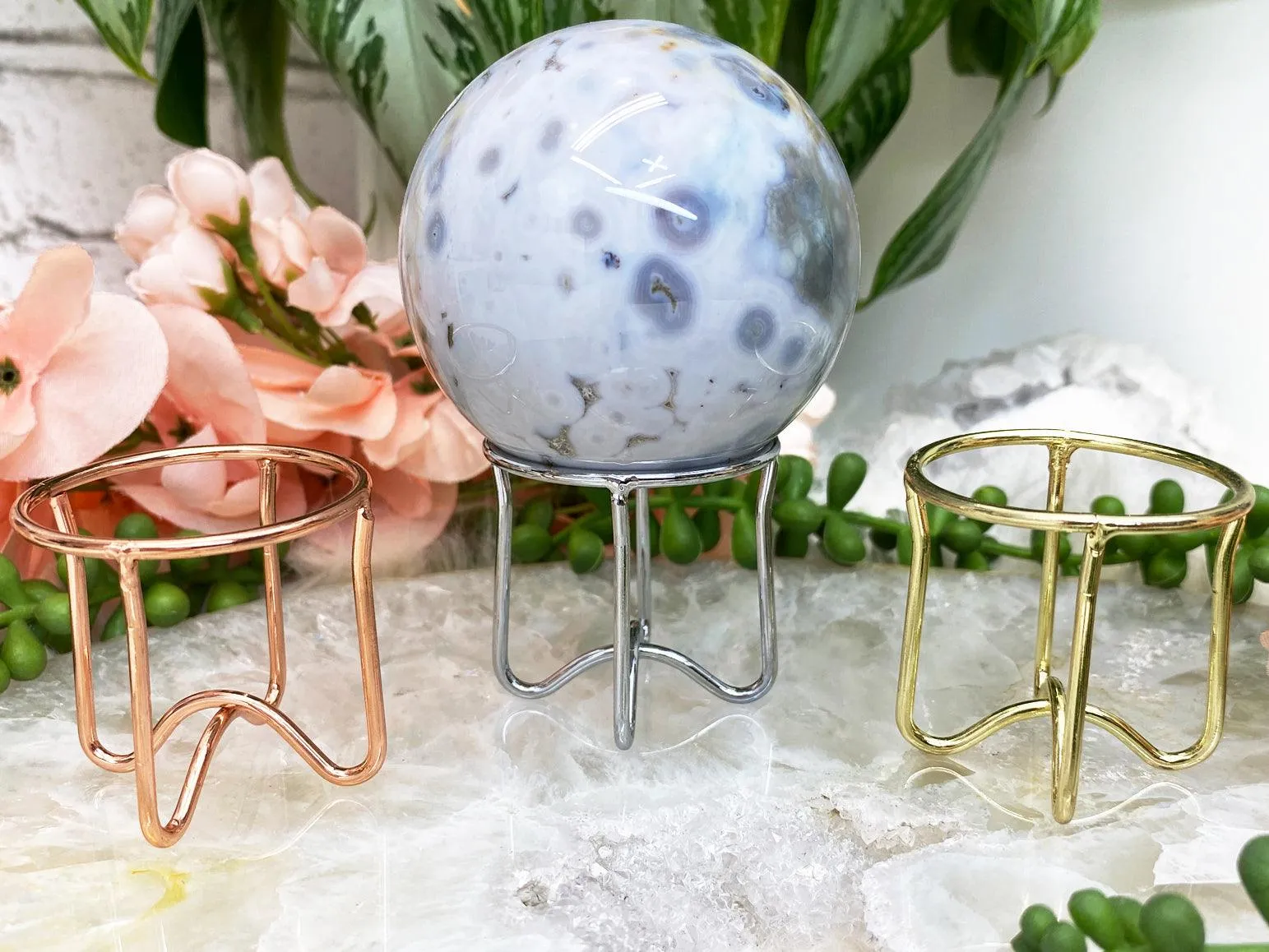 Simple Metal Crystal Sphere Stands