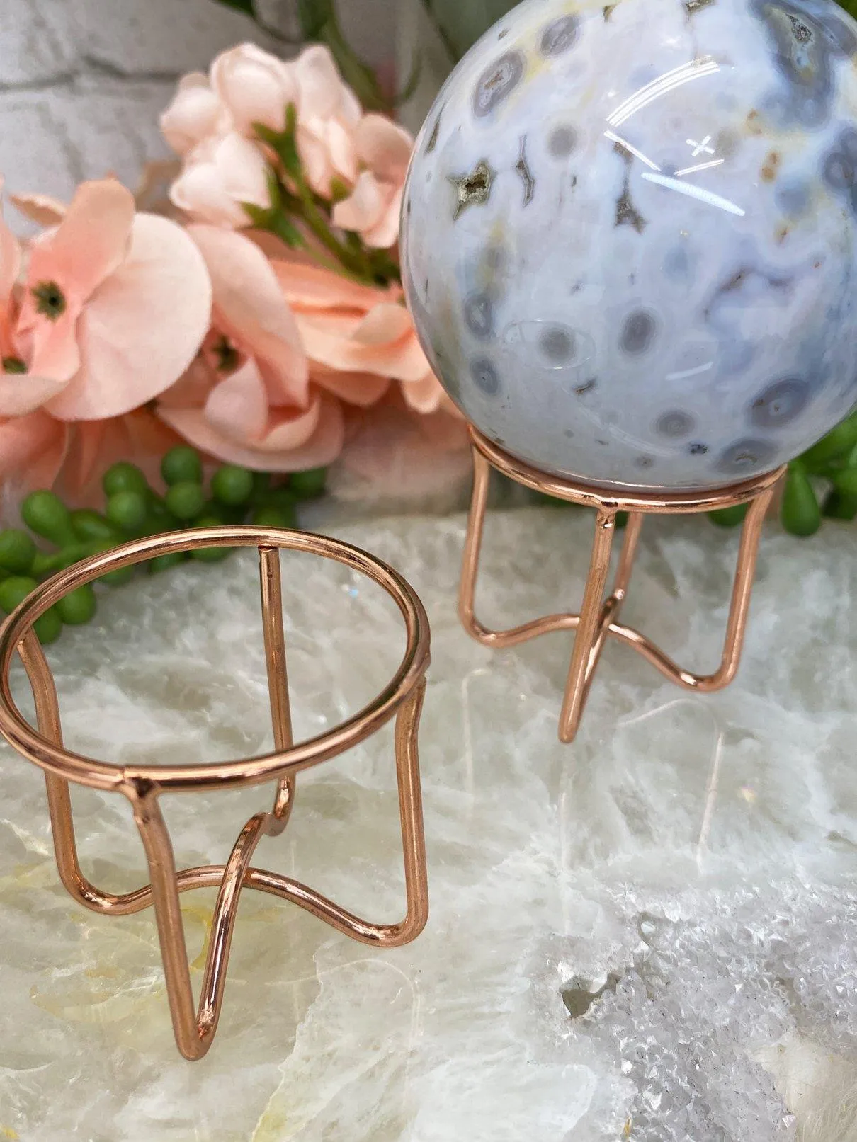 Simple Metal Crystal Sphere Stands