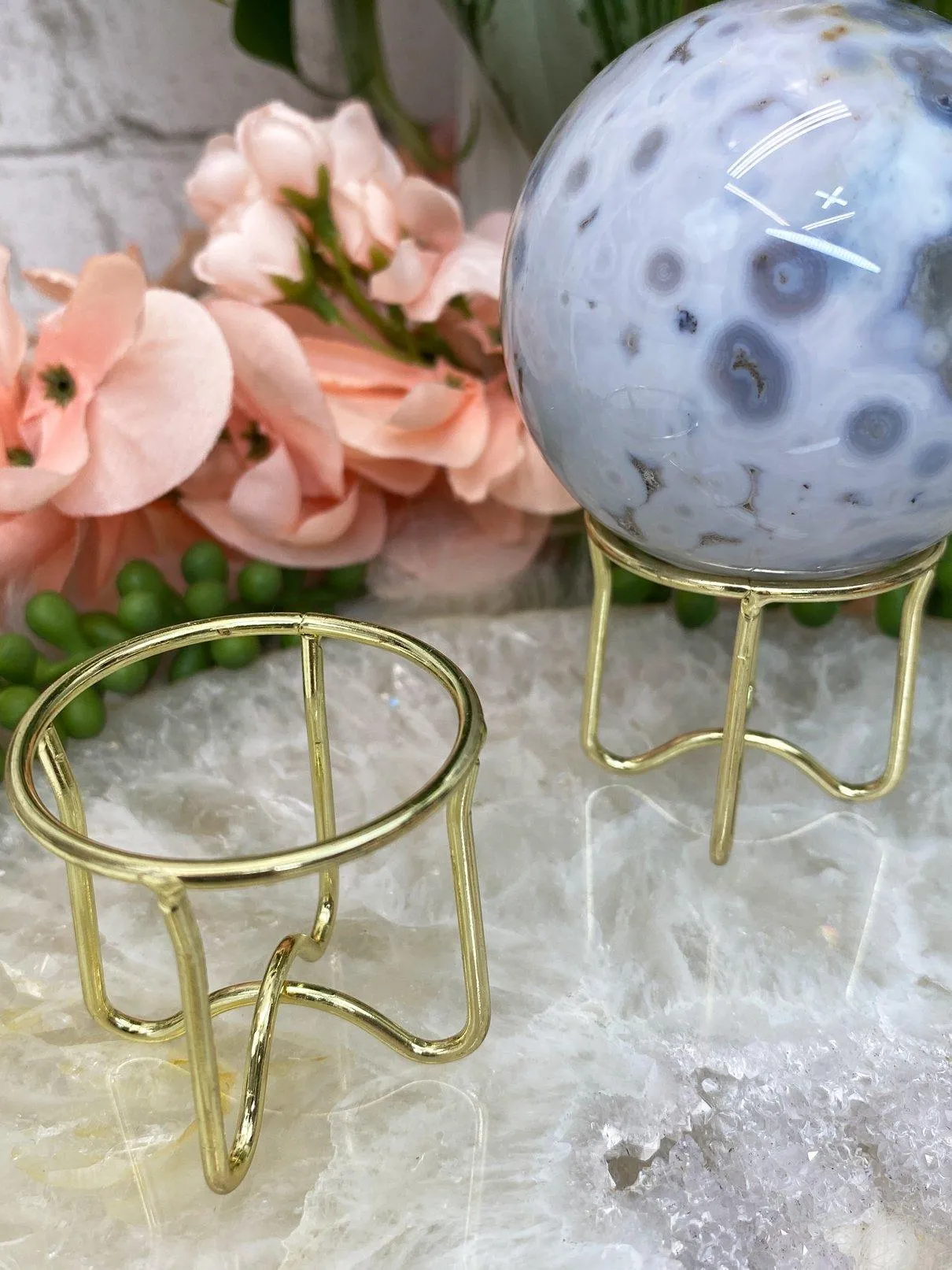 Simple Metal Crystal Sphere Stands