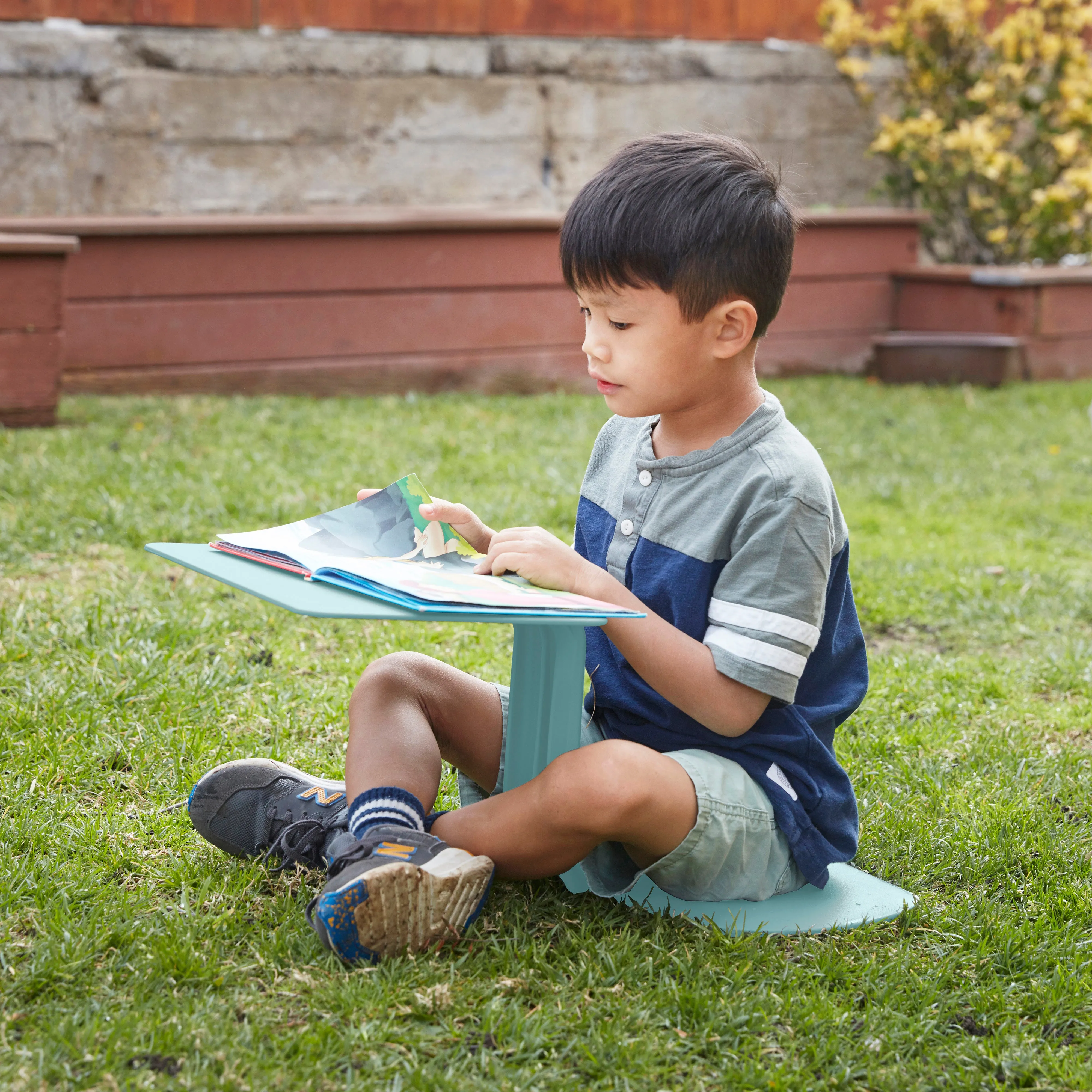 The Surf Portable Lap Desk, Kids Floor Desk, One-Piece Writing Table, Classroom Flexible Seating